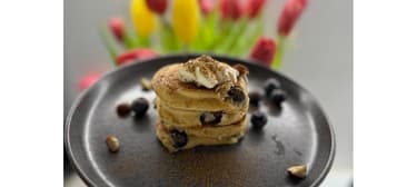 Skyr joghurtos–áfonyás palacsinta