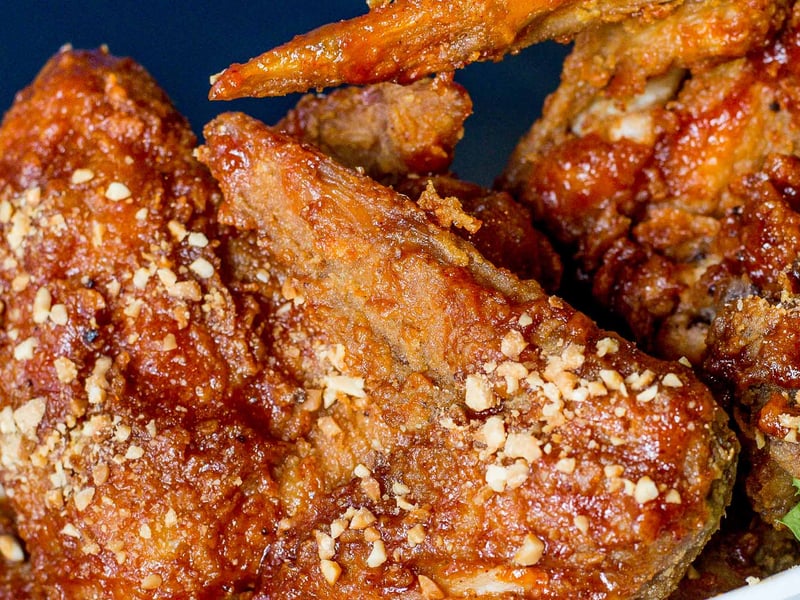 Walnut chicken wings egg- and gluten-free