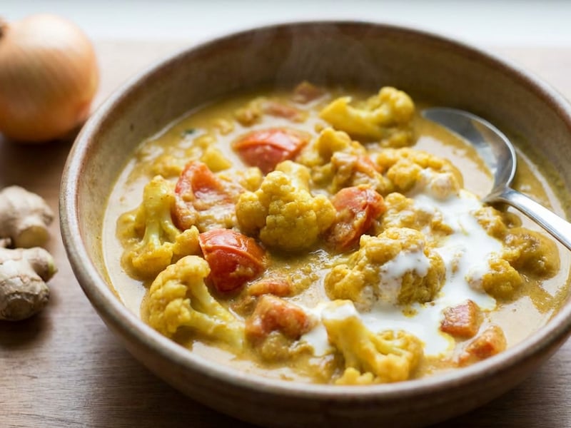 Creamy Cauliflower Curry | Quick Vegetarian Lunch