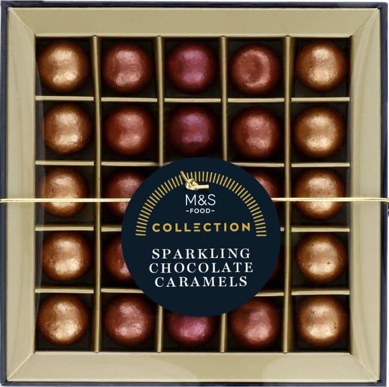 Marks & Spencer Ét- és tejcsokoládé pralinék különböző töltelékekkel, ehető csillámporral