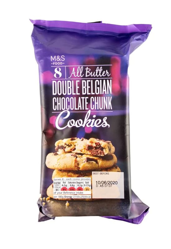 Marks & Spencer vajas keksz belga ét- és tejcsokoládé darabkákkal