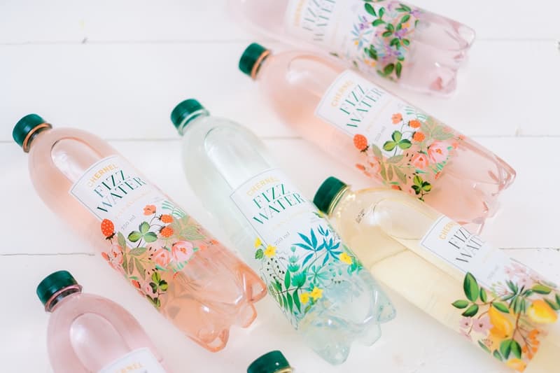 Fizz Water Cucumber-Ginger flavored slightly carbonated soft drink