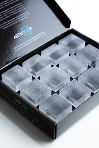 Artificer Handcrafted ice, smaller cubes (4,5x4,5x4,5cm, fits in smaller whiskey glasses) 12pcs pack 1 teabag