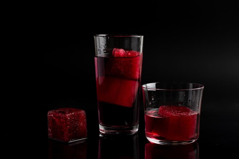 Artificer Kézműves jég, szárított hibiszkusz virággal színezett, piros színű 12db-os kiszerelés