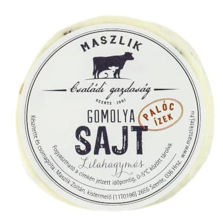 Maszlik Gomolya Cheese with Red Onion