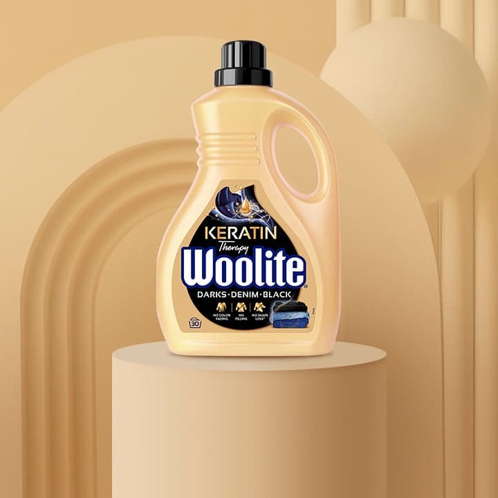 Woolite Keratin Therapy mosószer sötét ruhákhoz 3.6 liter